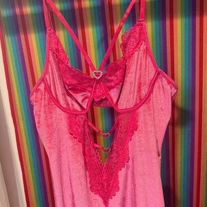 Elegant Pink Lace Chemise